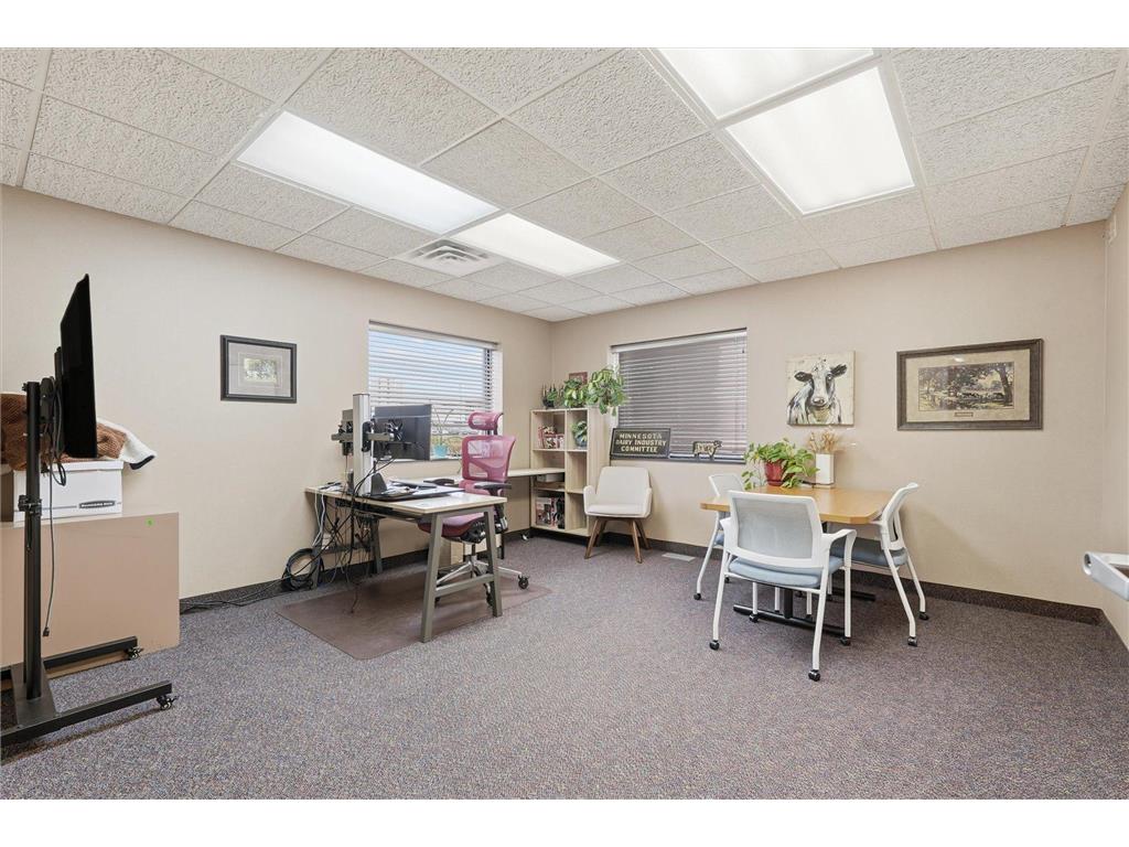 2015 Rice Street Roseville MN 55113 6801942 image31