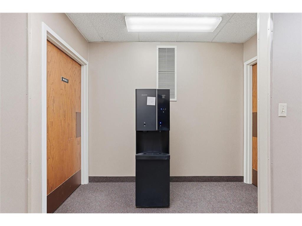 2015 Rice Street Roseville MN 55113 6801942 image32