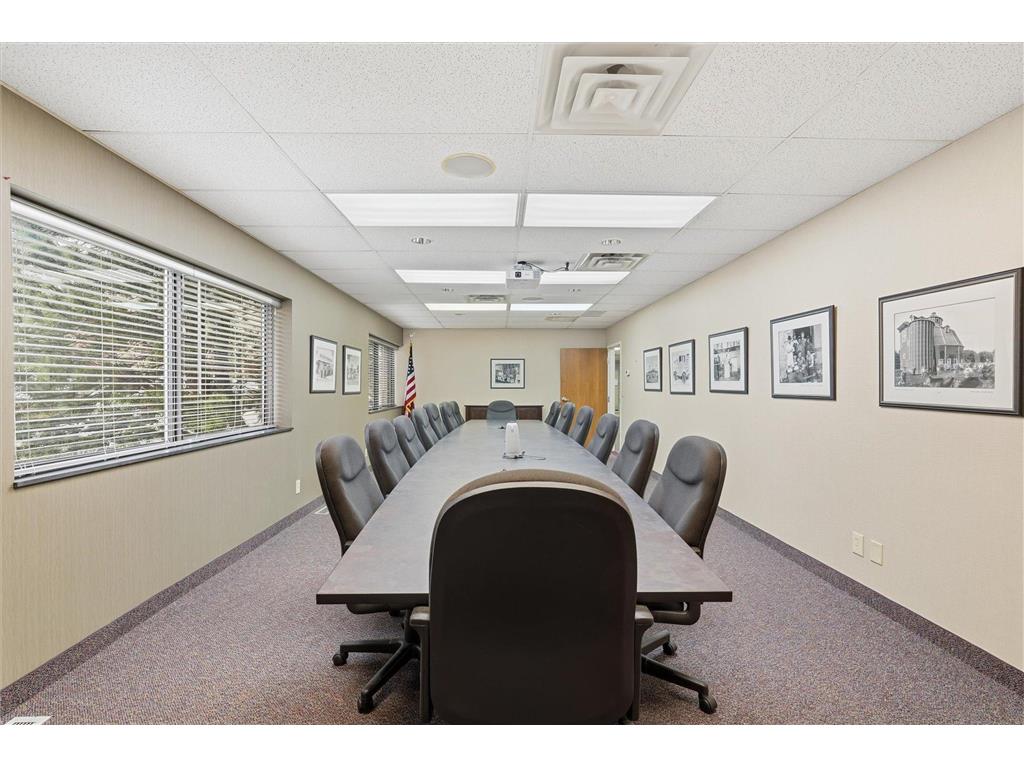 2015 Rice Street Roseville MN 55113 6801942 image33