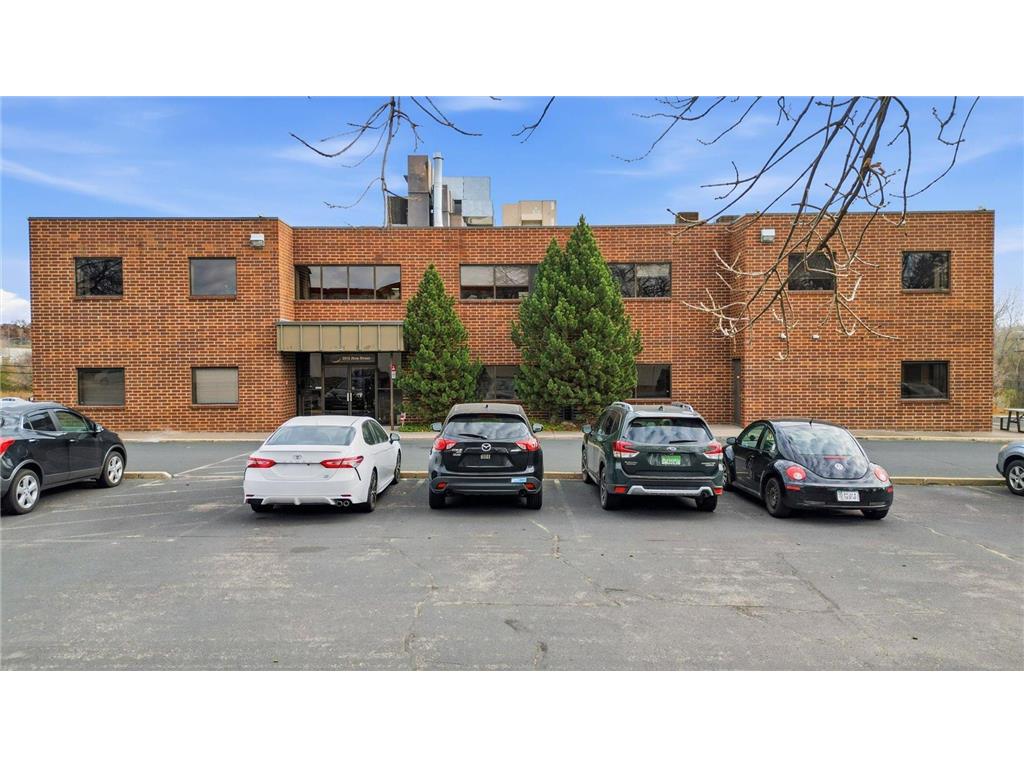 2015 Rice Street Roseville MN 55113 6801942 image39