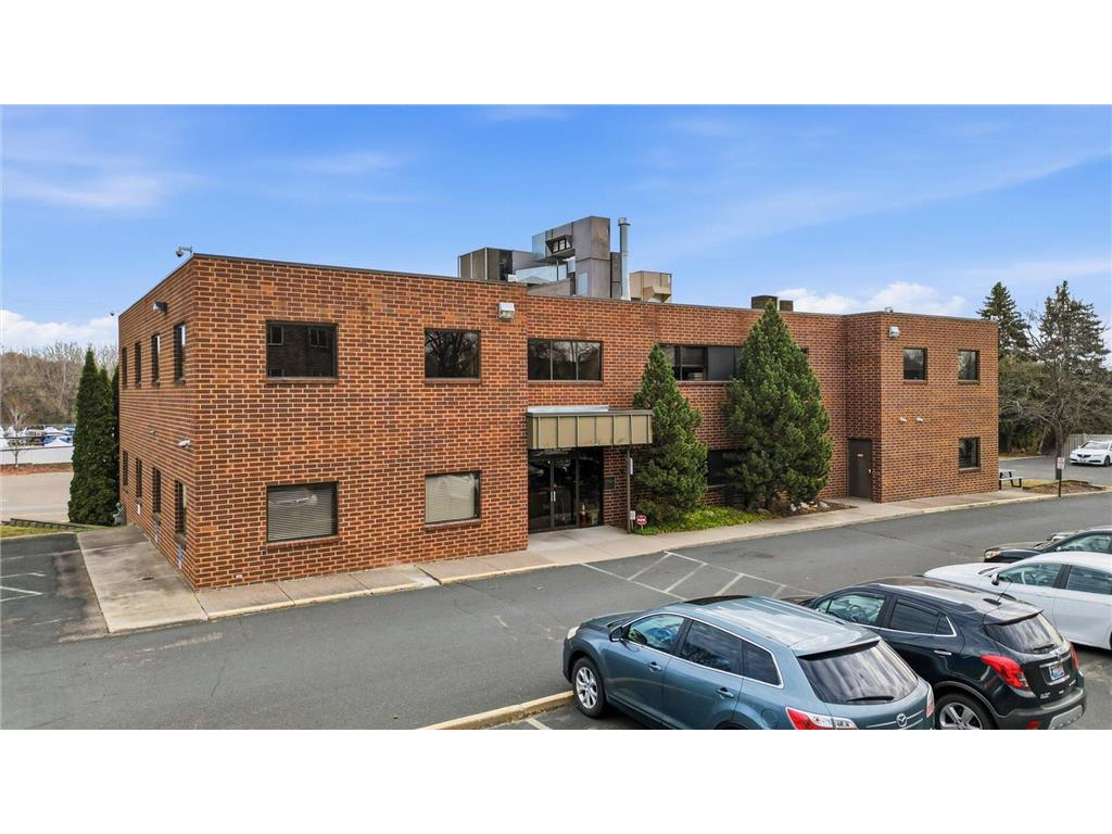 2015 Rice Street Roseville MN 55113 6801942 image40