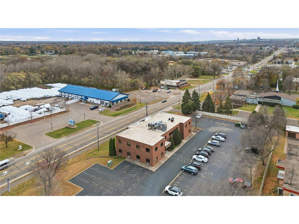 2015 Rice Street Roseville MN 55113 6801942 image7