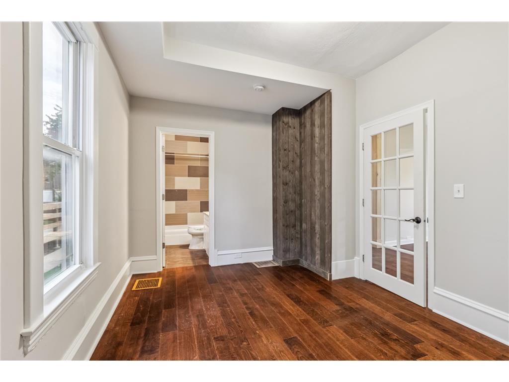 2015 Taylor Street NE Minneapolis MN 55418 6809035 image16