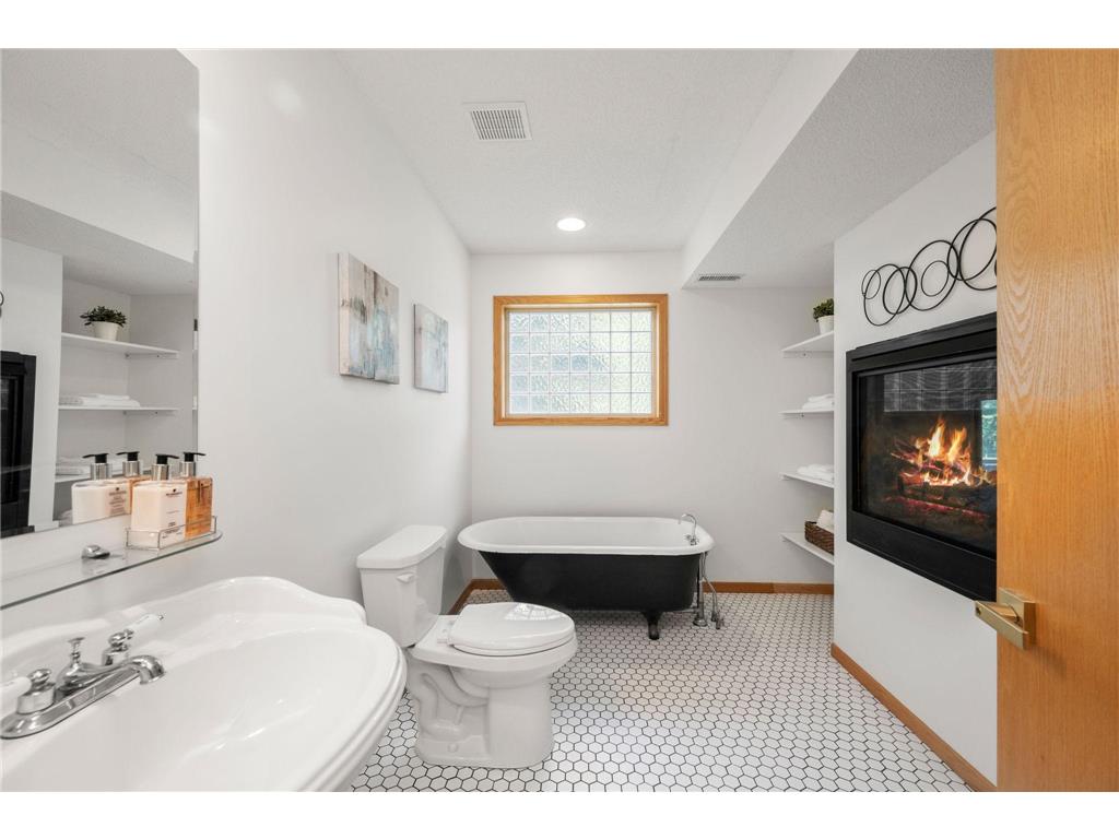 2015 Upton Avenue S Minneapolis MN 55405 - Cedar 7090224 image24