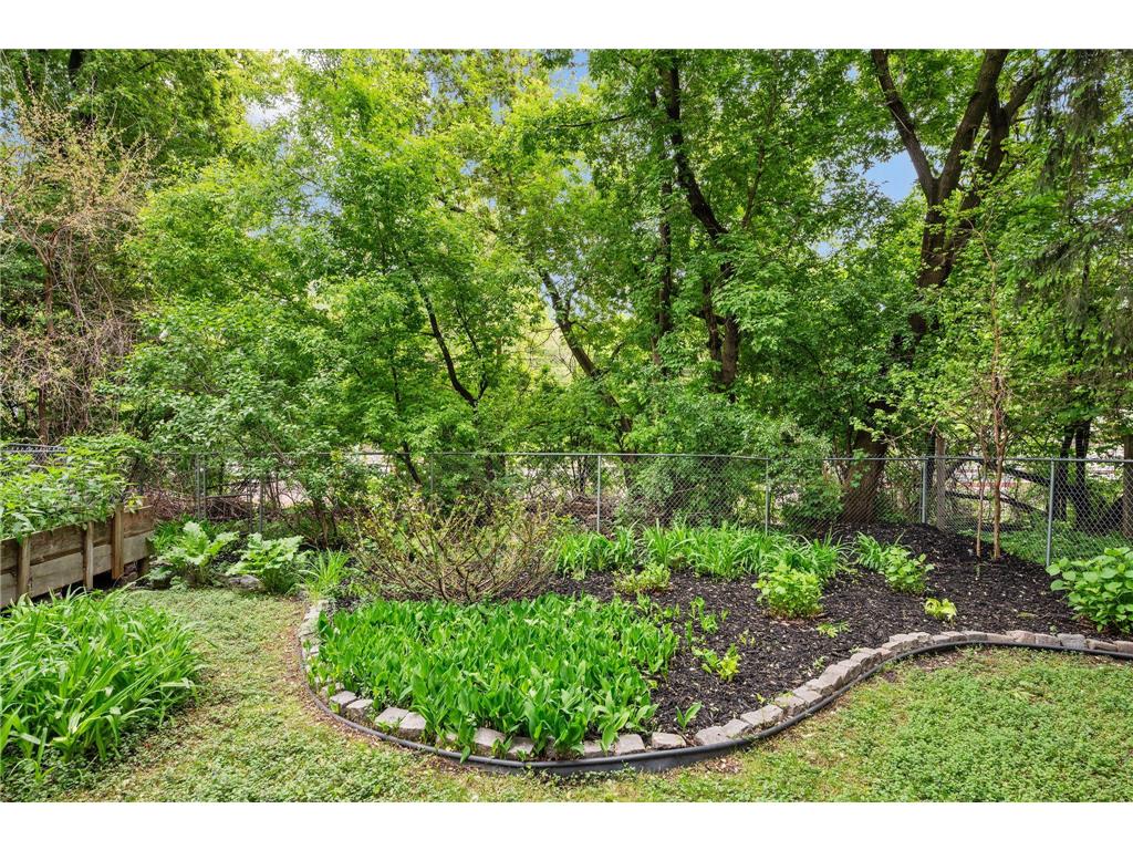 2015 Upton Avenue S Minneapolis MN 55405 - Cedar 7090224 image46