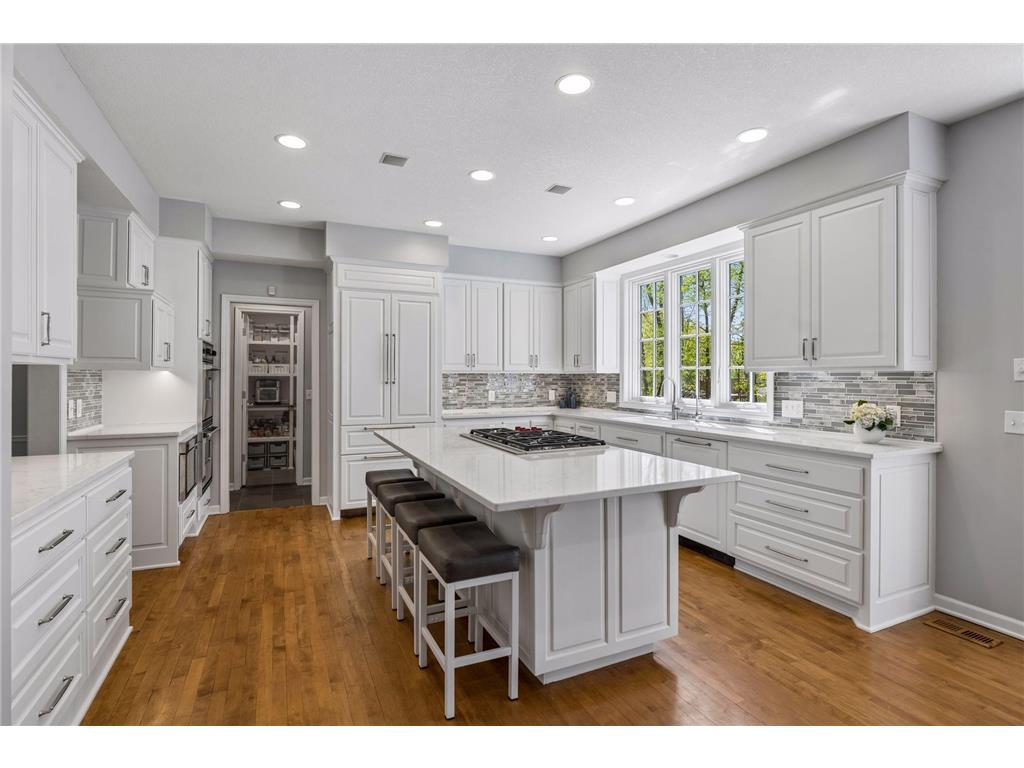 20150 Sweetwater Curve Shorewood MN 55331 - Silver 7065295 image11
