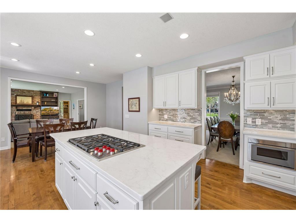 20150 Sweetwater Curve Shorewood MN 55331 - Silver 7065295 image15