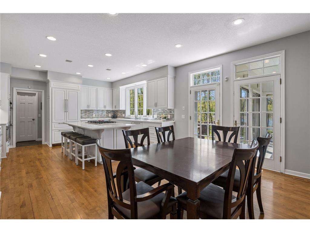 20150 Sweetwater Curve Shorewood MN 55331 - Silver 7065295 image18