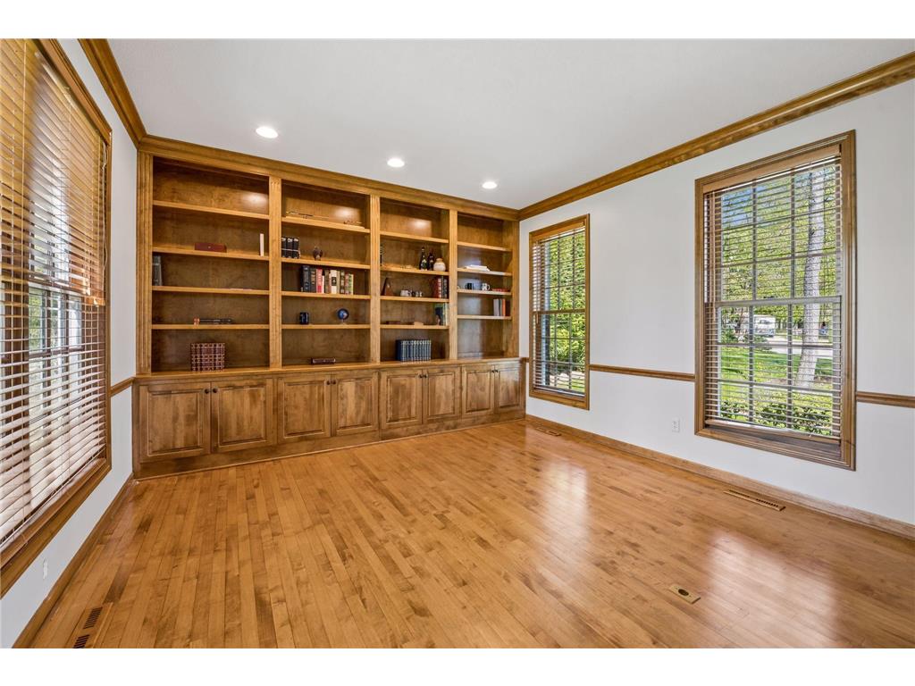 20150 Sweetwater Curve Shorewood MN 55331 - Silver 7065295 image27