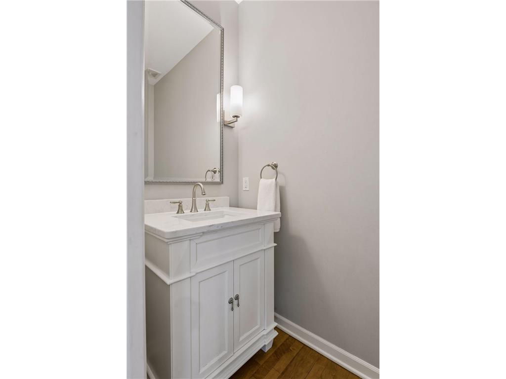 20150 Sweetwater Curve Shorewood MN 55331 - Silver 7065295 image32