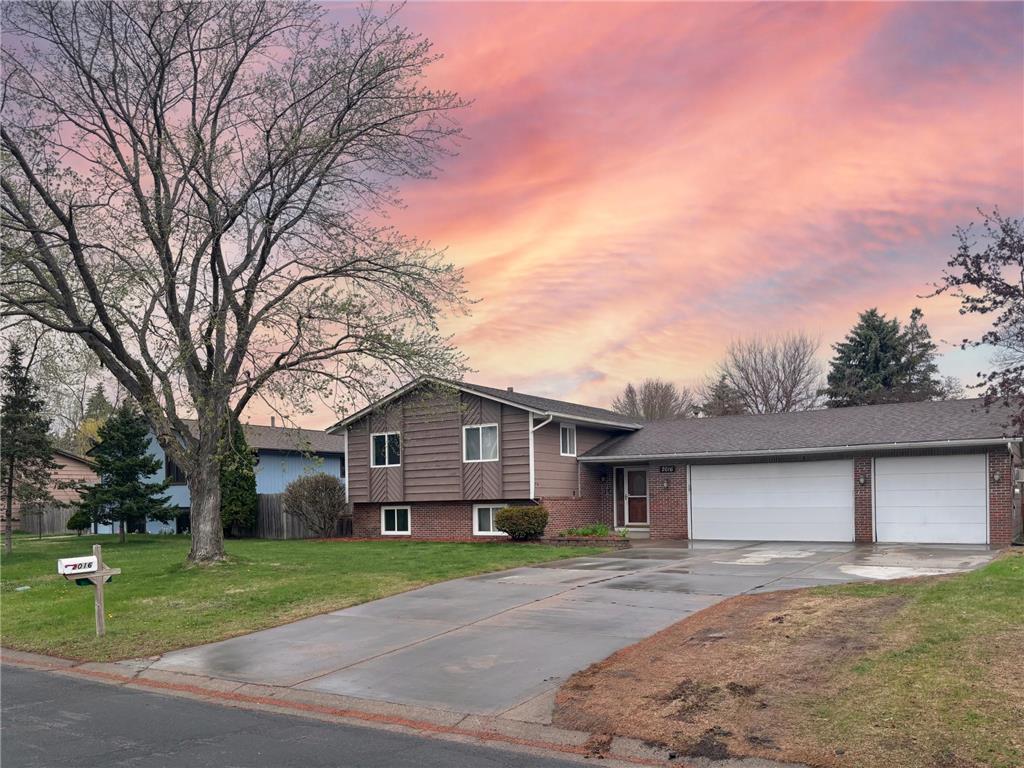 2016 84th Avenue N Brooklyn Park MN 55444 7062113 image1
