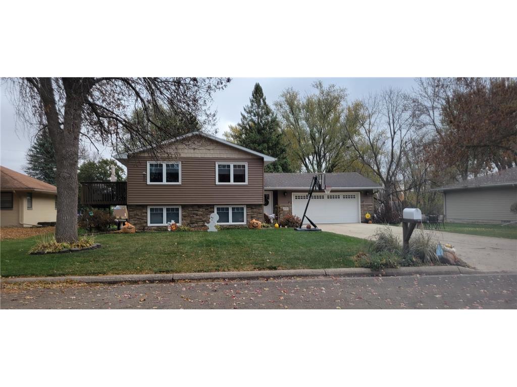 2016 Grand Avenue, Albert Lea, MN, 56007 MLS 6317209 Edina Realty