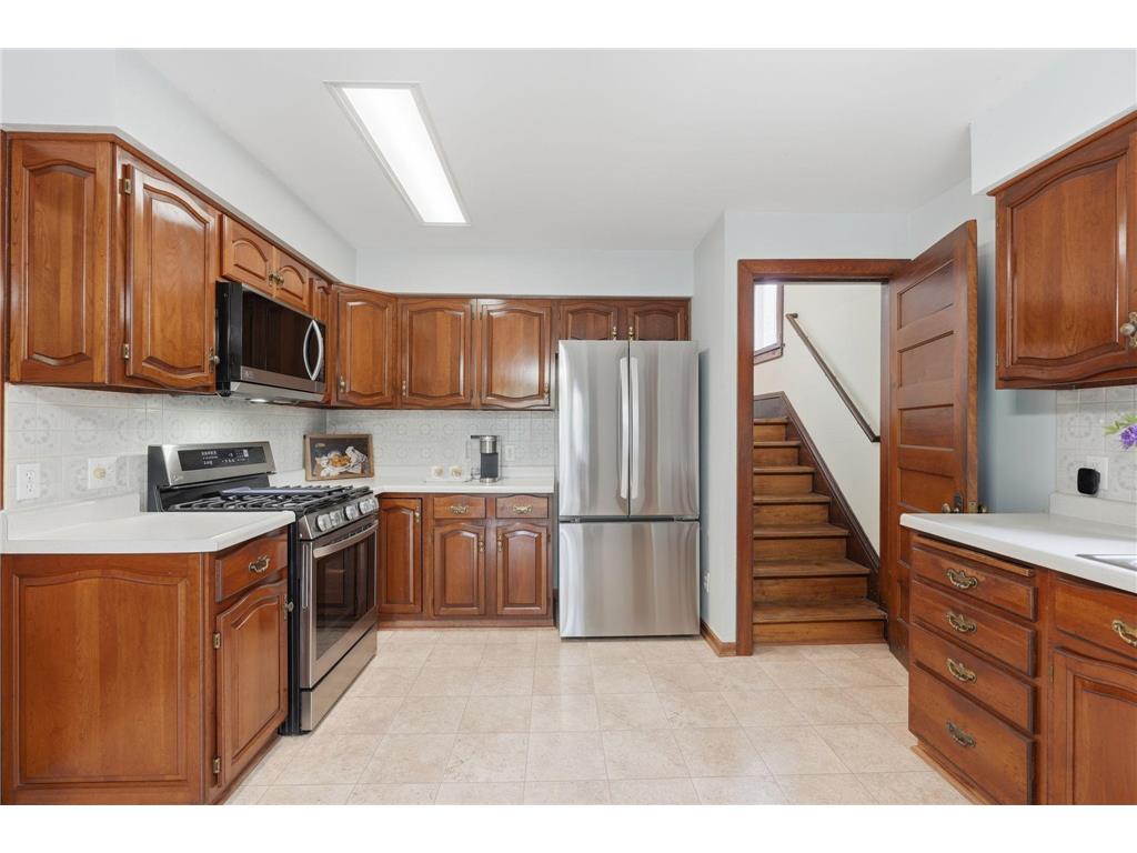 2016 Laurel Avenue Saint Paul MN 55104 7083436 image10