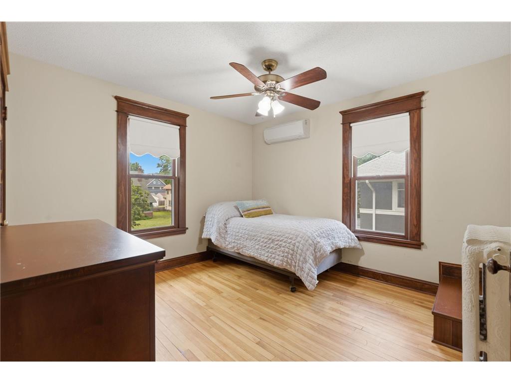 2016 Laurel Avenue Saint Paul MN 55104 7083436 image14