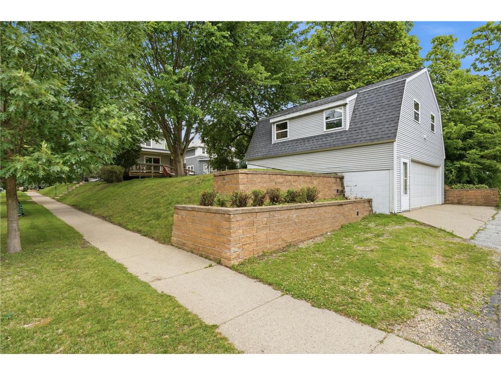 2016 Laurel Avenue Saint Paul MN 55104 7083436 image25