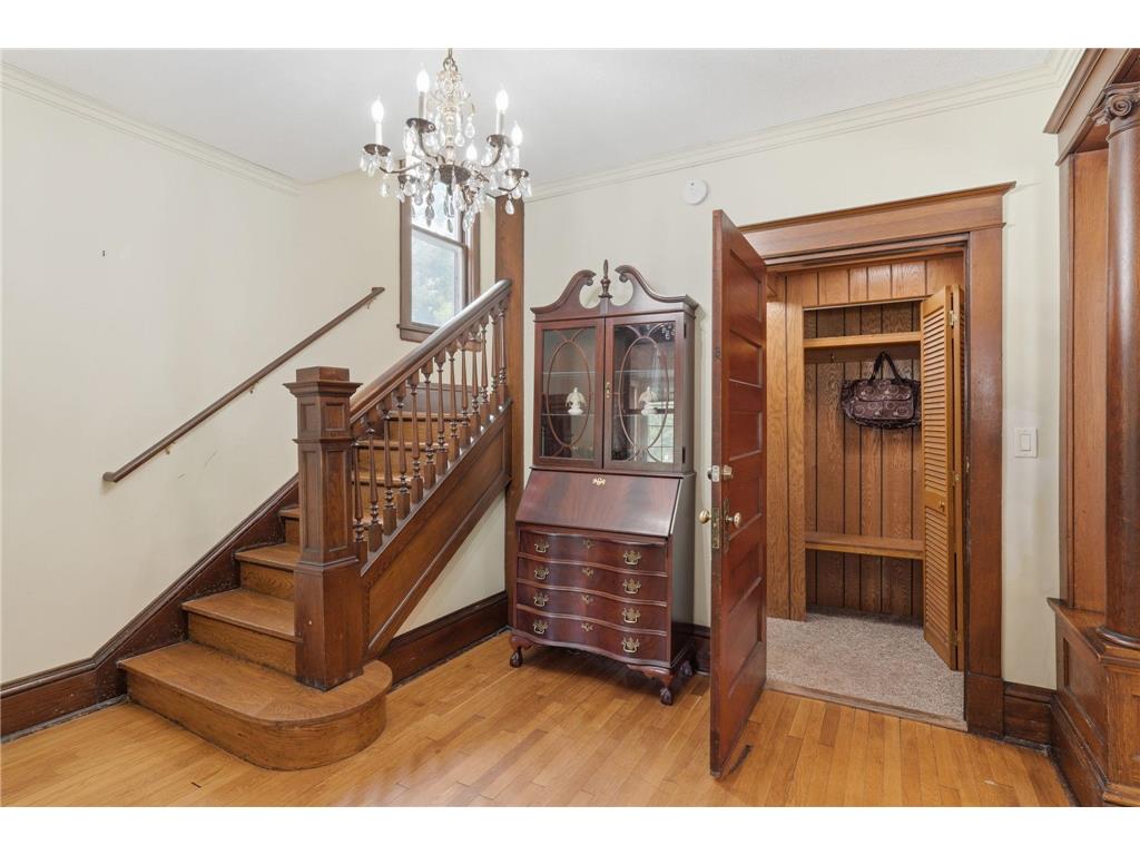 2016 Laurel Avenue Saint Paul MN 55104 7083436 image4