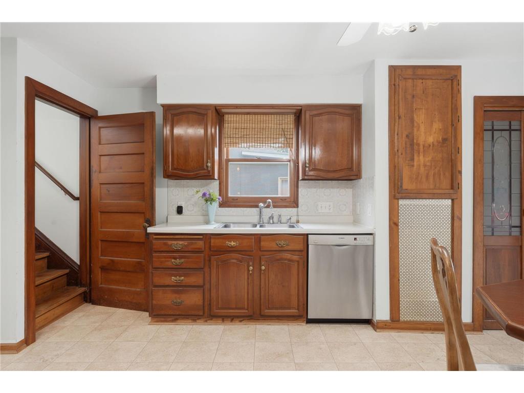 2016 Laurel Avenue Saint Paul MN 55104 7083436 image9