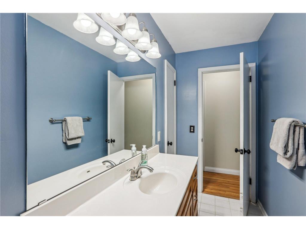 2016 W 90th Street Bloomington MN 55431 7060113 image20