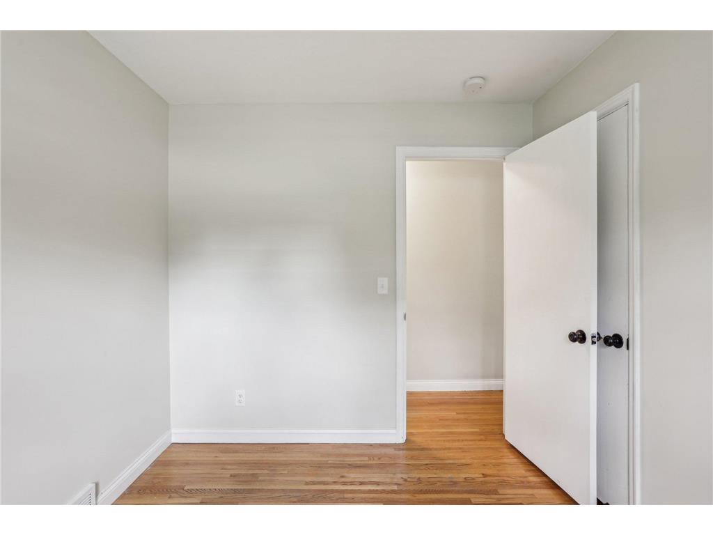 2016 W 90th Street Bloomington MN 55431 7060113 image22