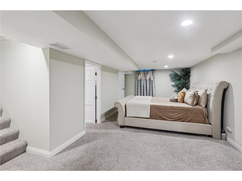 2016 W 90th Street Bloomington MN 55431 7060113 image26