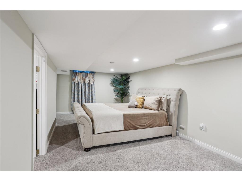 2016 W 90th Street Bloomington MN 55431 7060113 image27