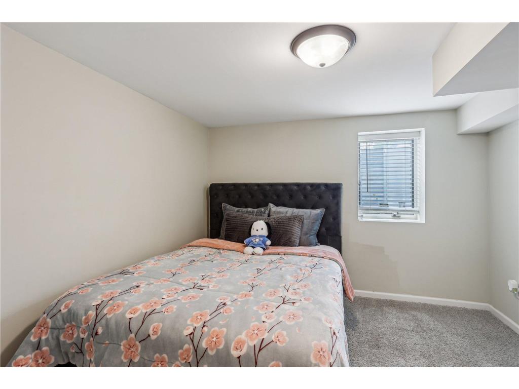 2016 W 90th Street Bloomington MN 55431 7060113 image31