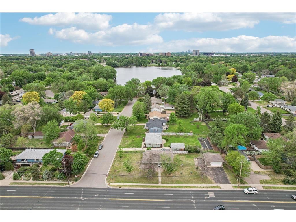 2016 W 90th Street Bloomington MN 55431 7060113 image40