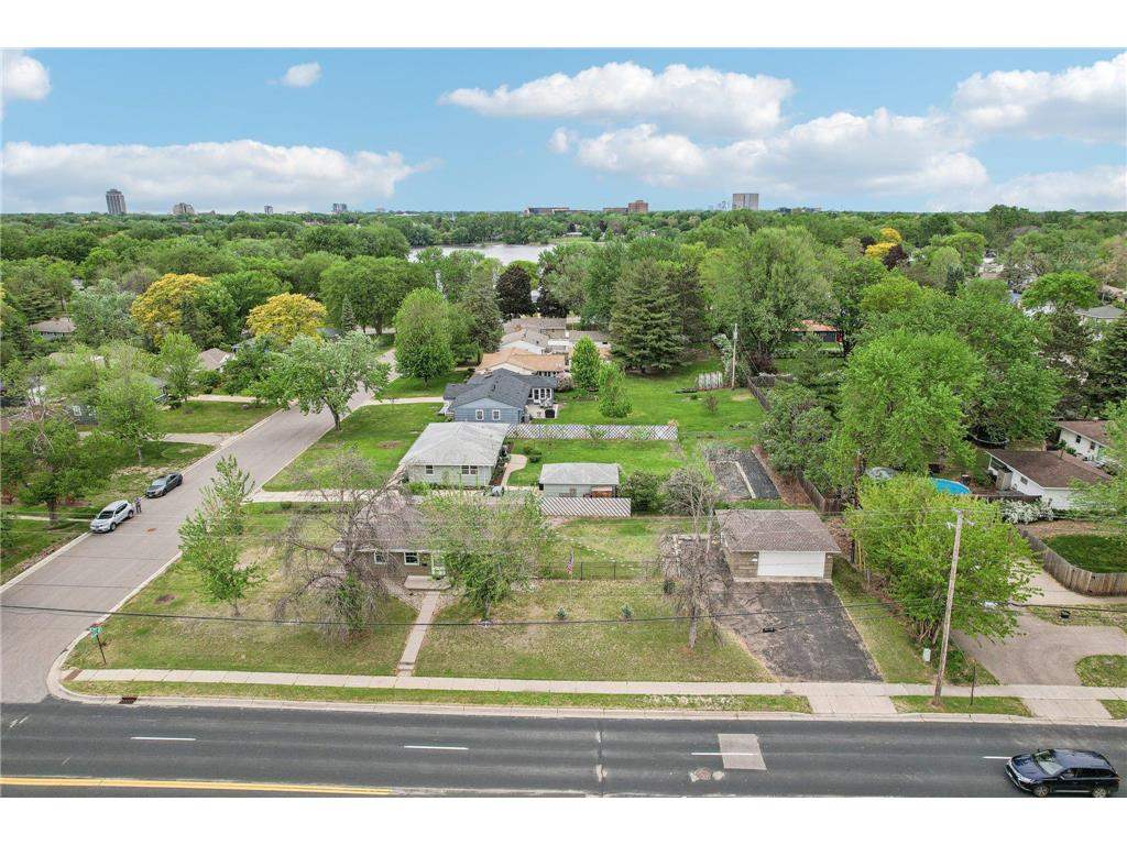 2016 W 90th Street Bloomington MN 55431 7060113 image41