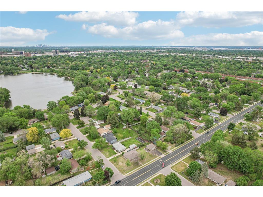 2016 W 90th Street Bloomington MN 55431 7060113 image48