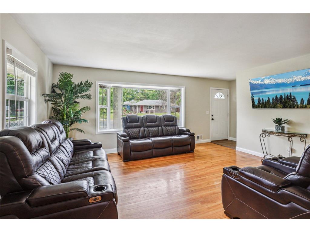 2016 W 90th Street Bloomington MN 55431 7060113 image9