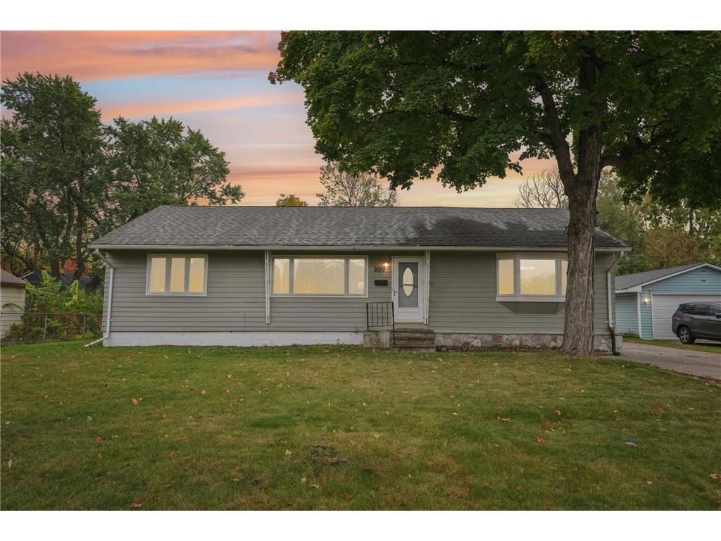 2017 Brookview Drive Brooklyn Center MN 55430 7024136 image1