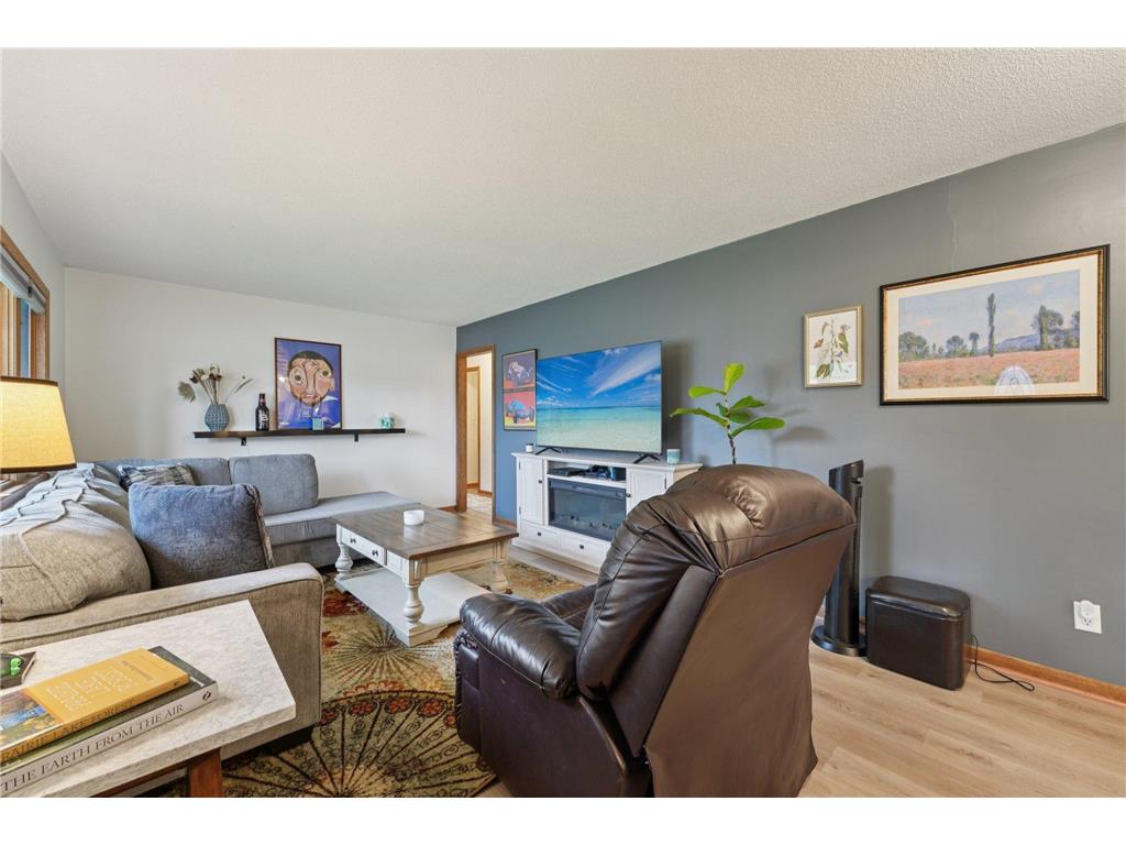 2017 Brookview Drive Brooklyn Center MN 55430 7024136 image4