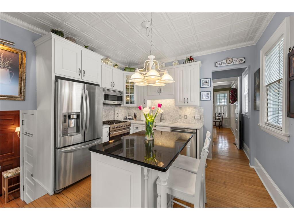 2017 Girard Avenue S Minneapolis MN 55405 7020415 image28