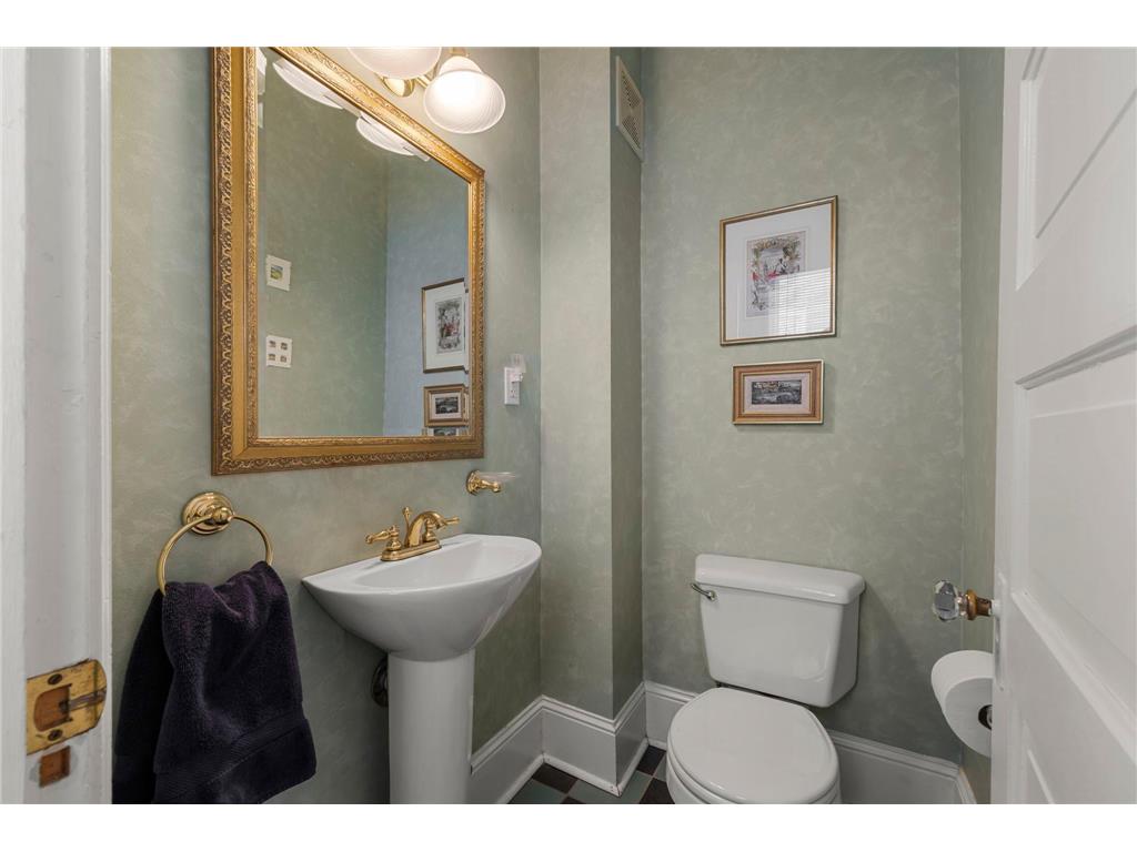 2017 Girard Avenue S Minneapolis MN 55405 7020415 image38