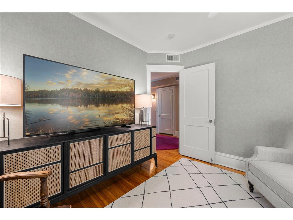 2017 Girard Avenue S Minneapolis MN 55405 7020415 image55