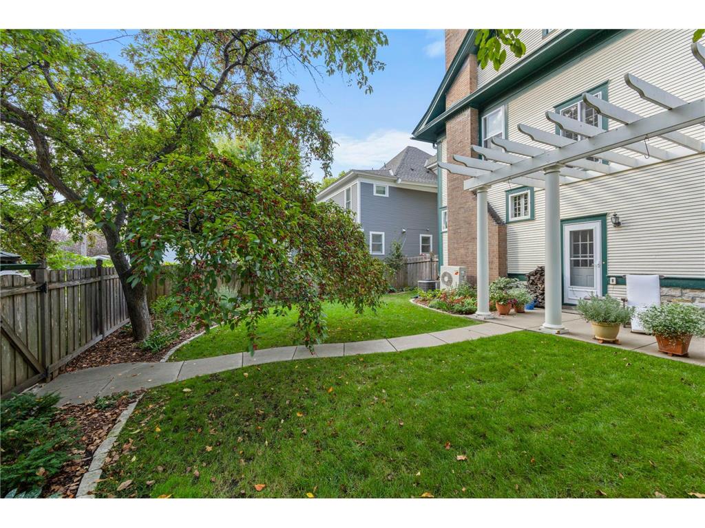 2017 Girard Avenue S Minneapolis MN 55405 7020415 image81