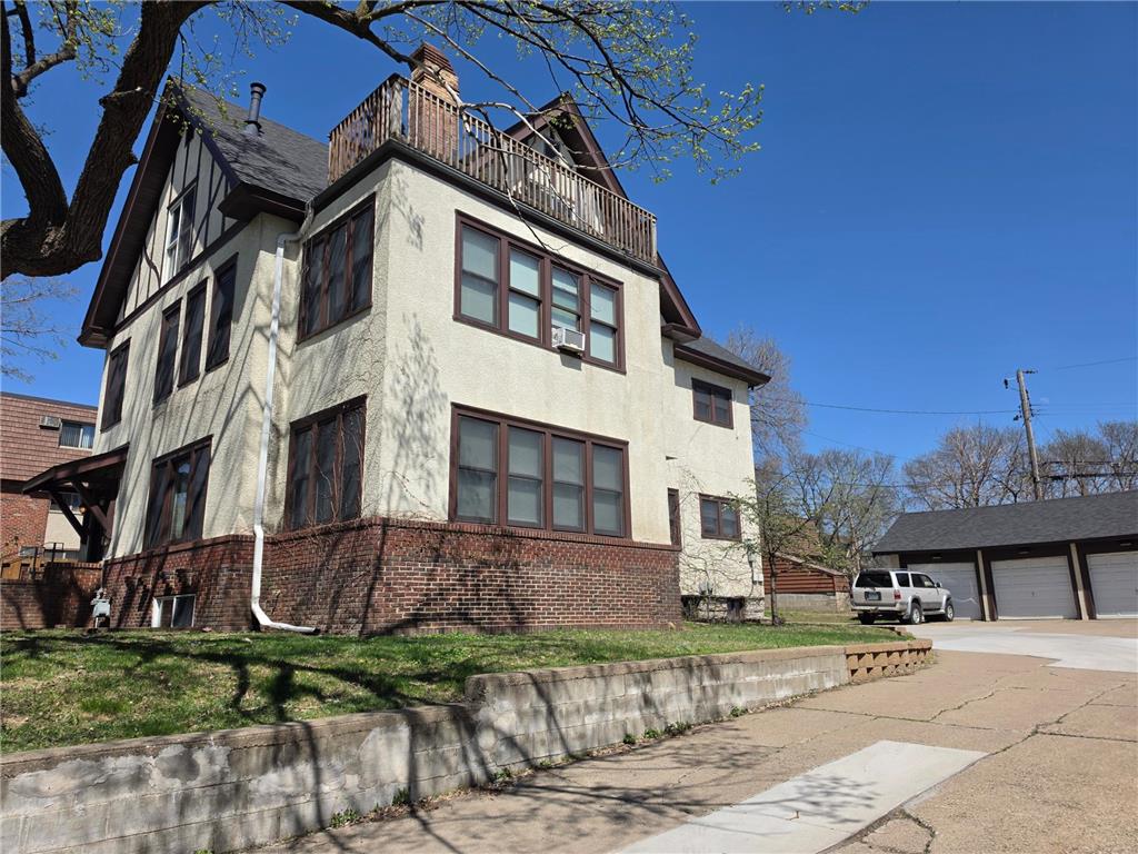 2017 Grand Avenue S Minneapolis MN 55405 7069318 image2