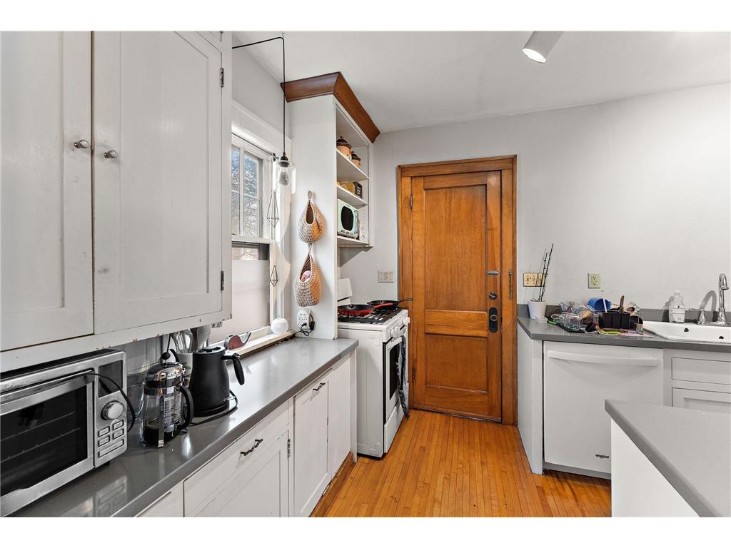 2017 Laurel Avenue Saint Paul MN 55104 7077559 image13