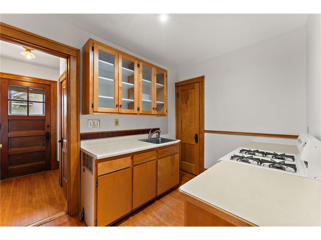 2017 Laurel Avenue Saint Paul MN 55104 7077559 image30