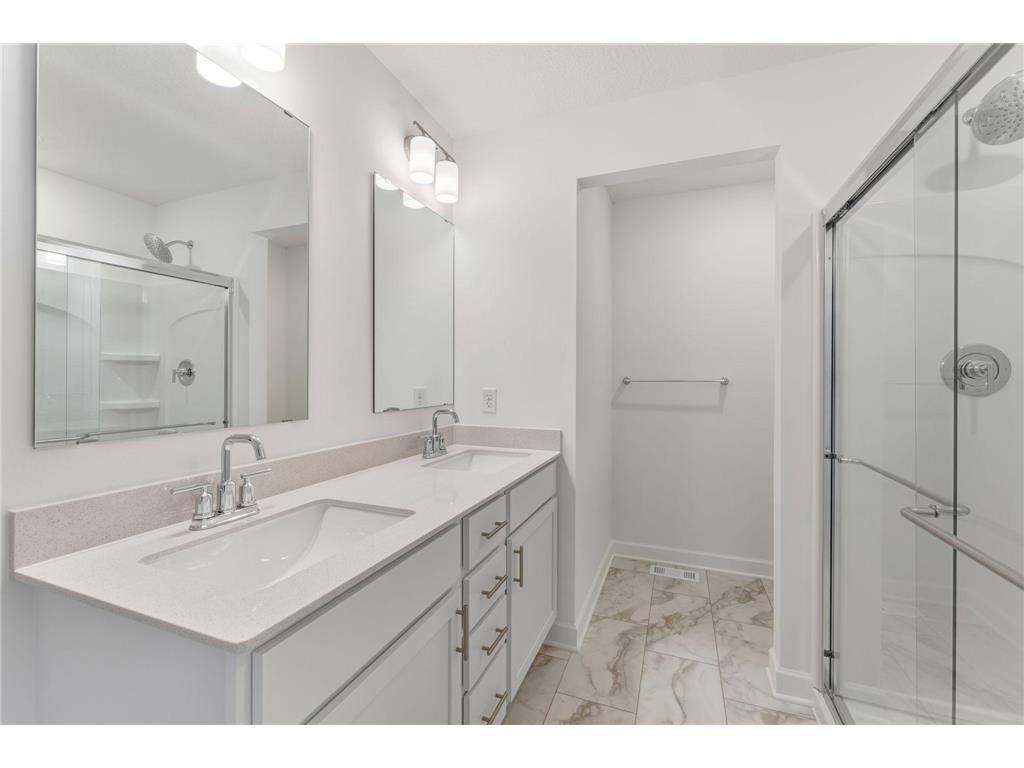 2017 Rainy Lane Lino Lakes MN 55014 7029615 image16