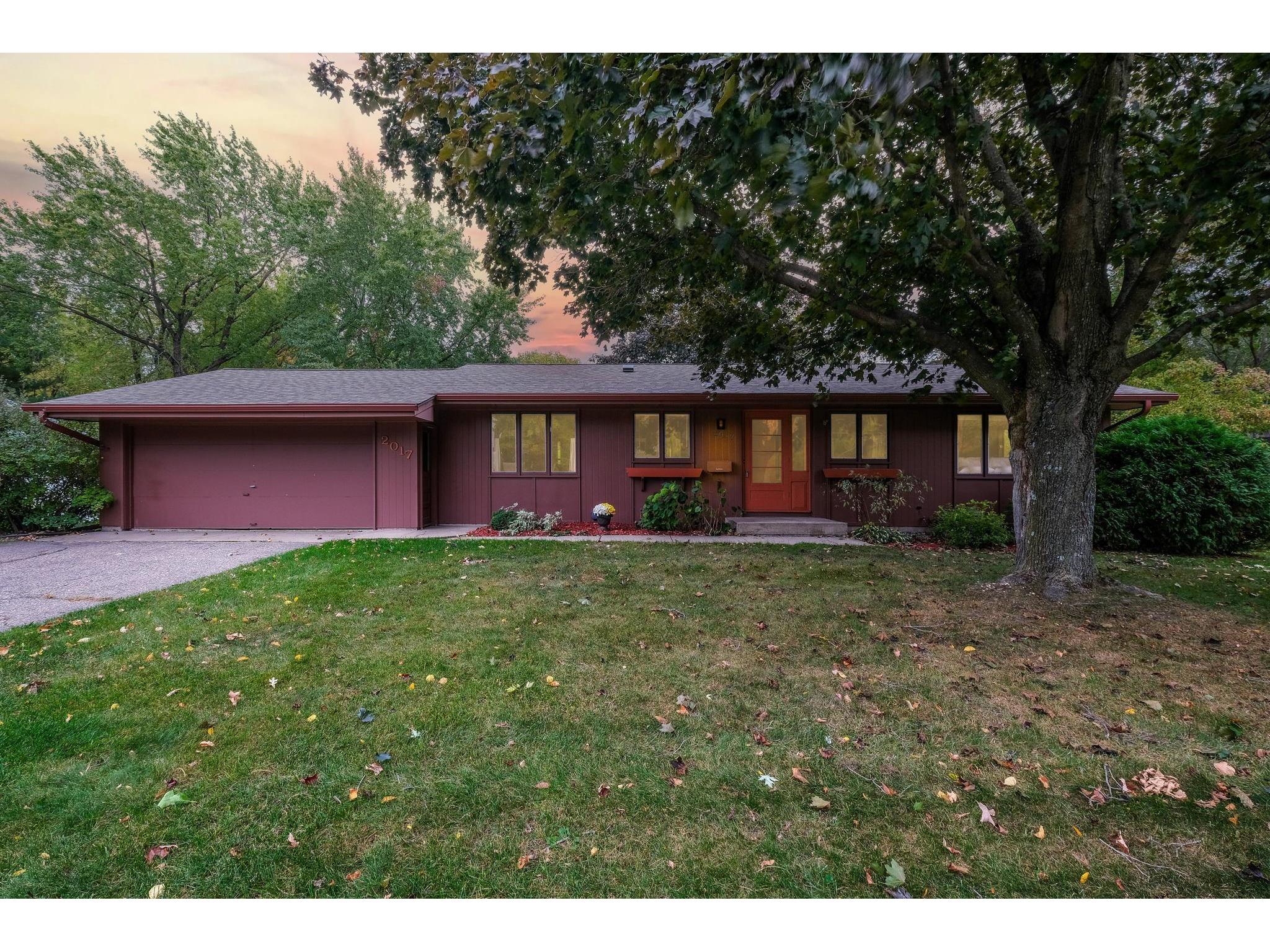 2017 W 106th Street Bloomington MN 55431 6113867 image1