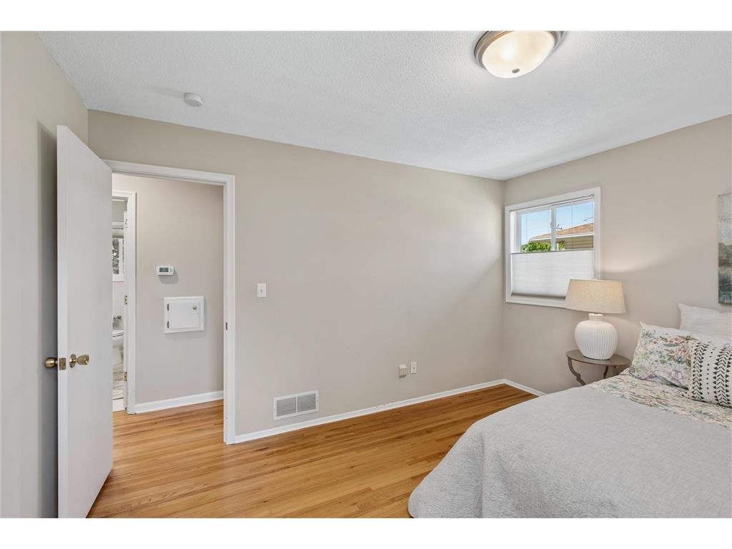 2018 Jade Lane Eagan MN 55122 6811346 image16