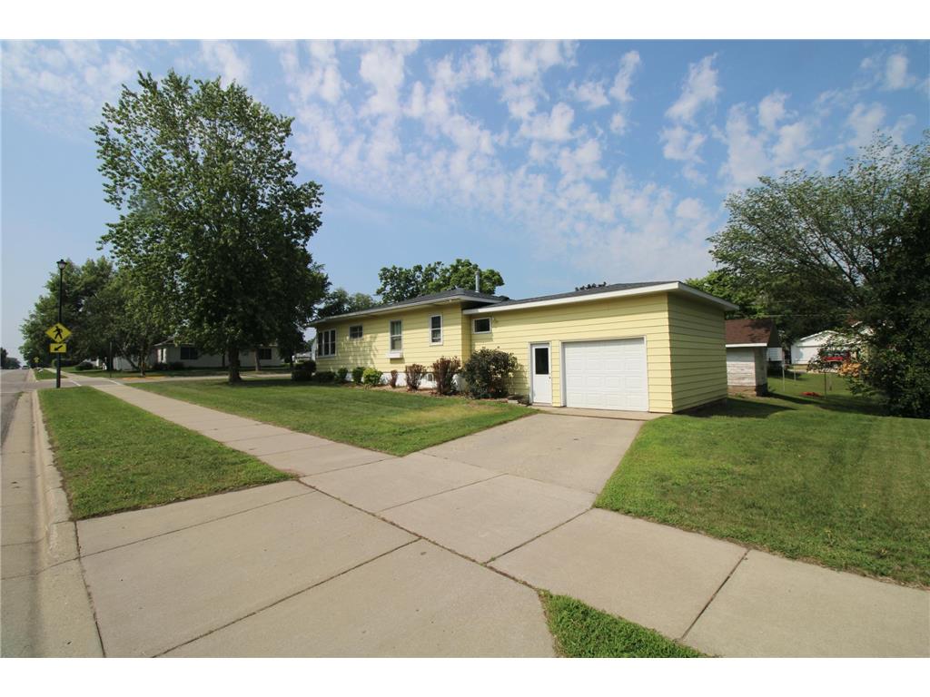 202 5th Street S Sauk Centre MN 56378 6399964 image1