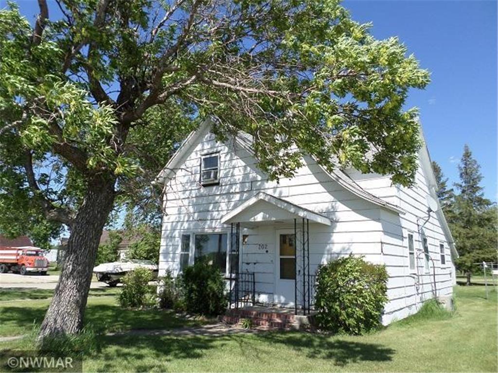 202 Atlantic Avenue N, Hallock, MN 56733 MLS 6138465 Edina Realty