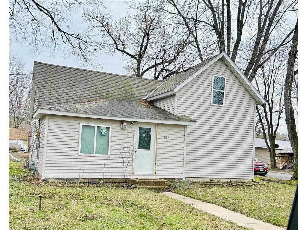 202 Coon Street E Redwood Falls MN 56283 6362228 image1