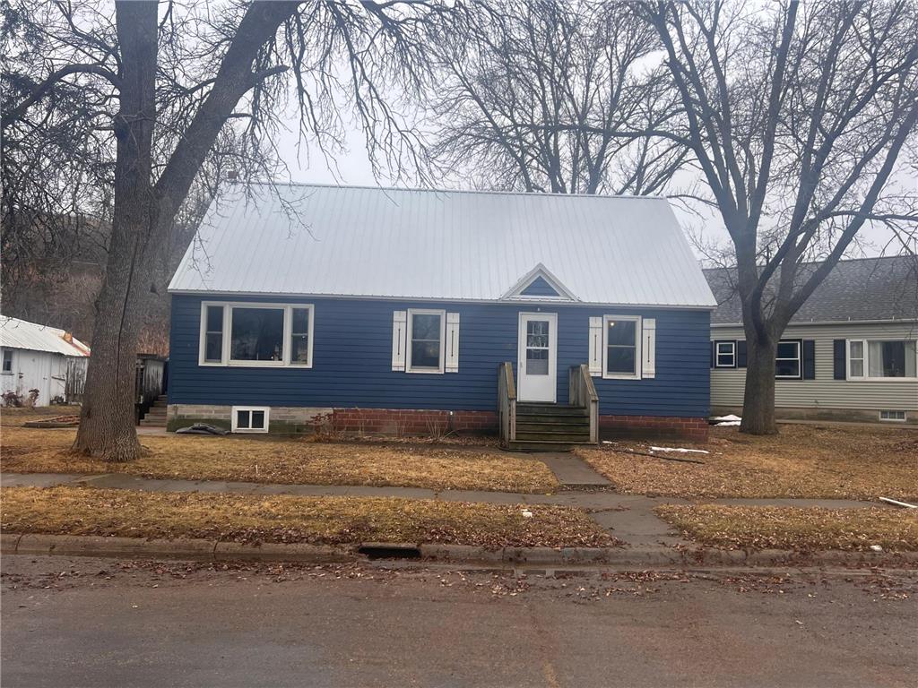 202 Grant Street S Lake Benton MN 56149 7031195 image1