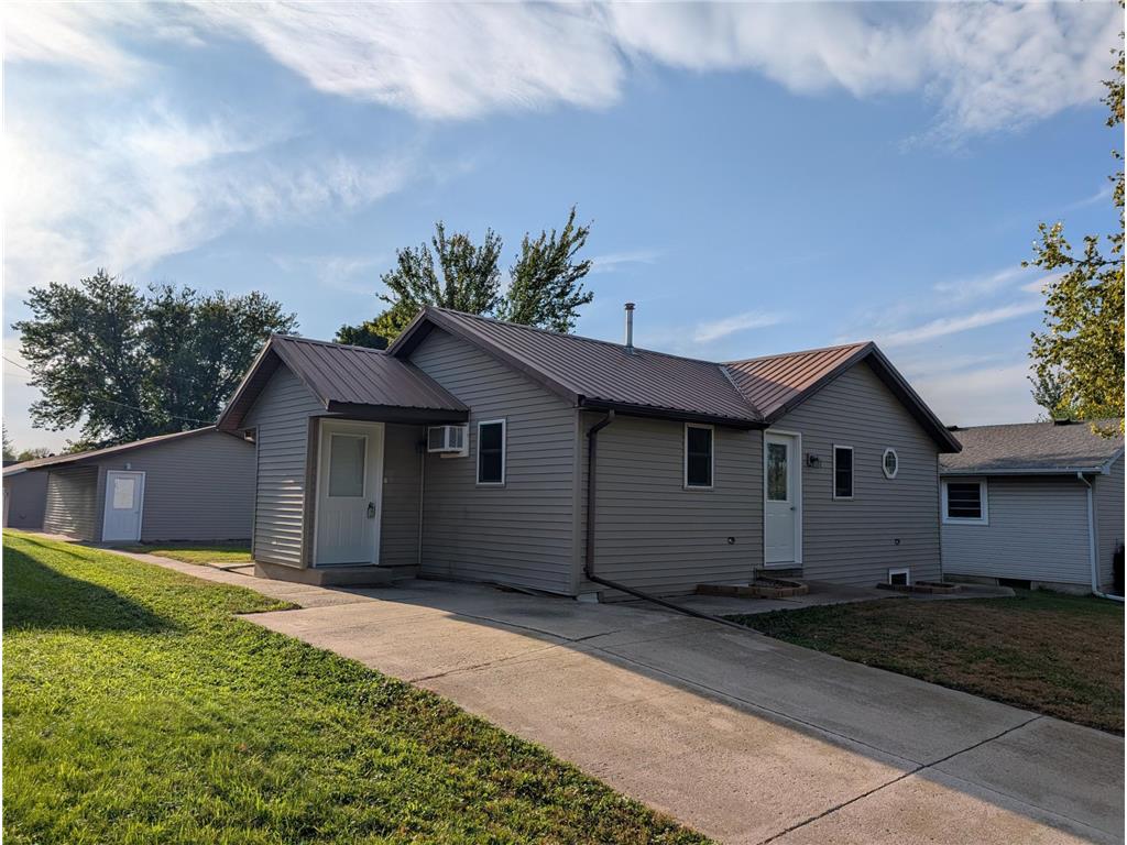 202 Hill Street Russell MN 56169 6787133 image1