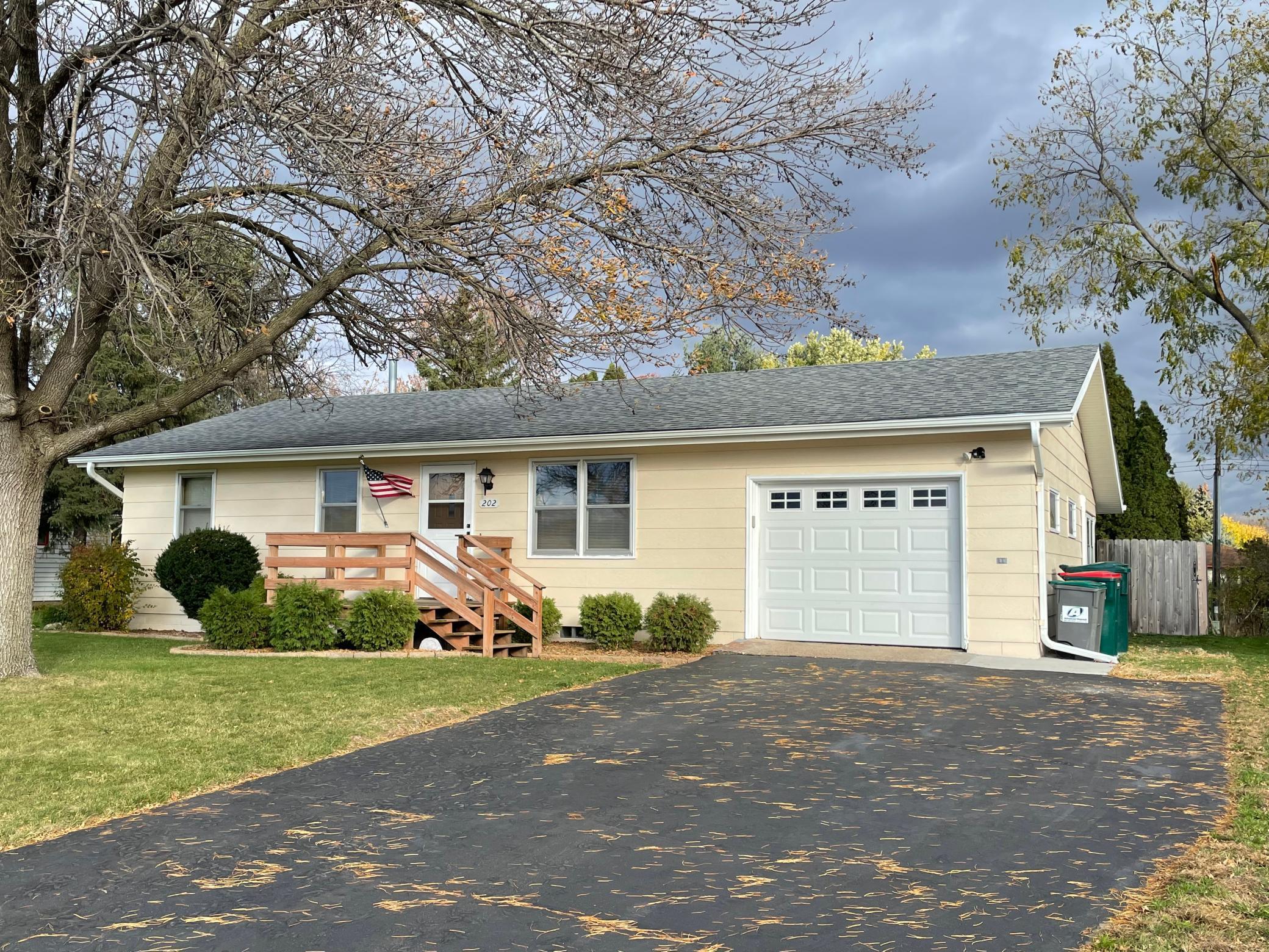 202 Hoyt Street Hudson WI 54016 6121447 image1