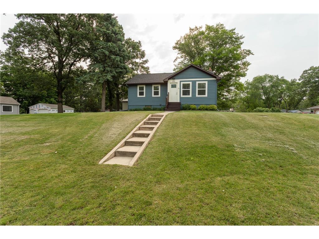 202 N Park Street Alexandria MN 56308 6738249 image1