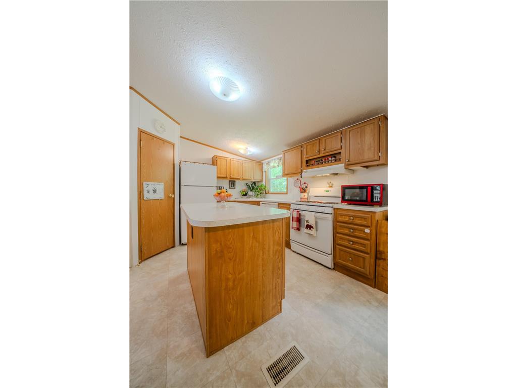202 Riverwood Court Randall MN 56475 7102370 image12